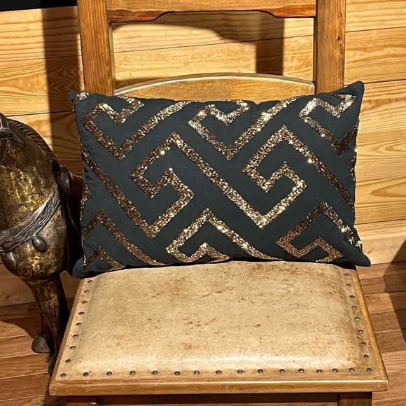 NEW Two 2 LOLOI 100% Cotton Black w/ Gold Metallic Sequins Luxury Pillows - Picture 2 of 9